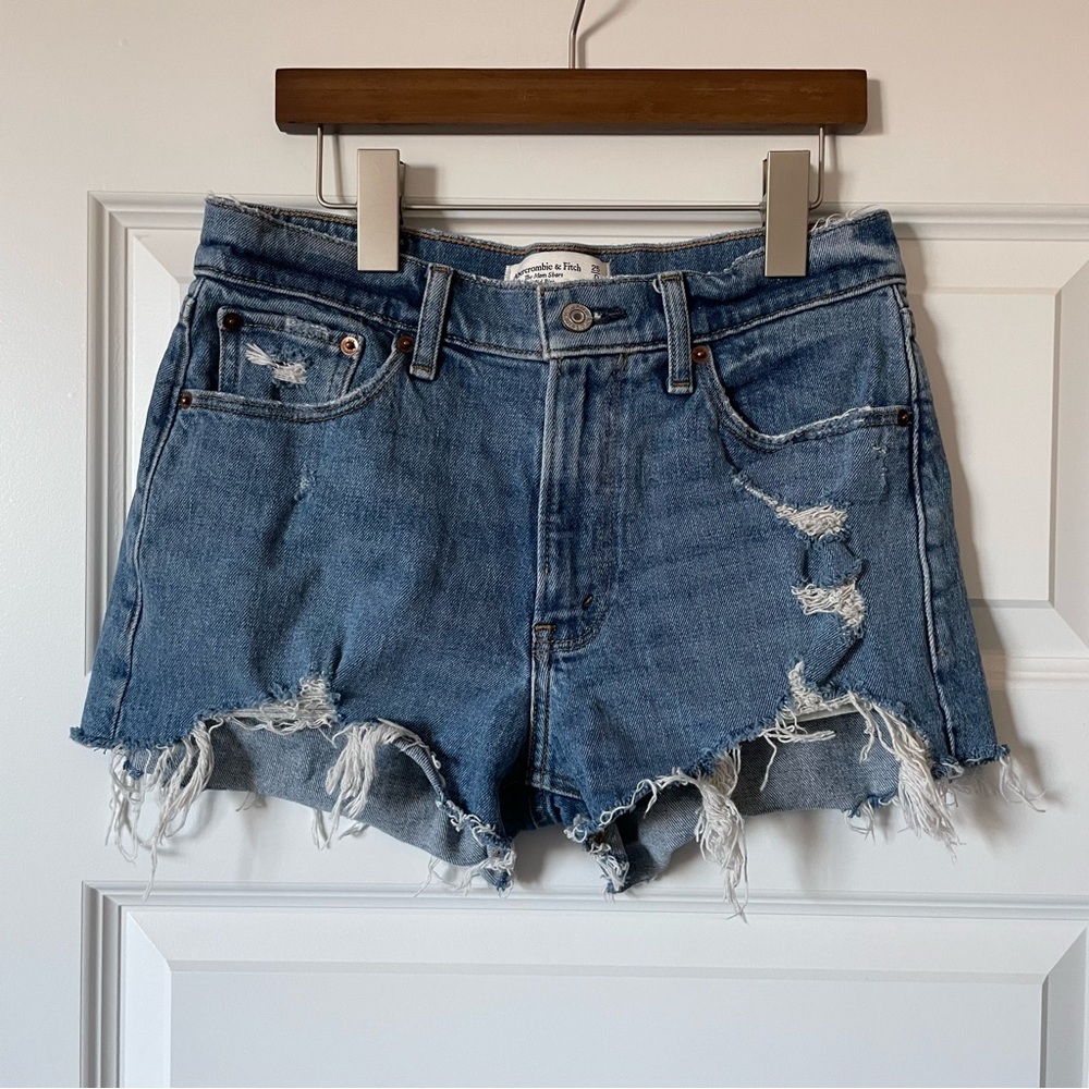 Abercrombie and Fitch The Mom Short Mid Rise Size 0
